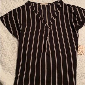 Women’s casual dress shirt